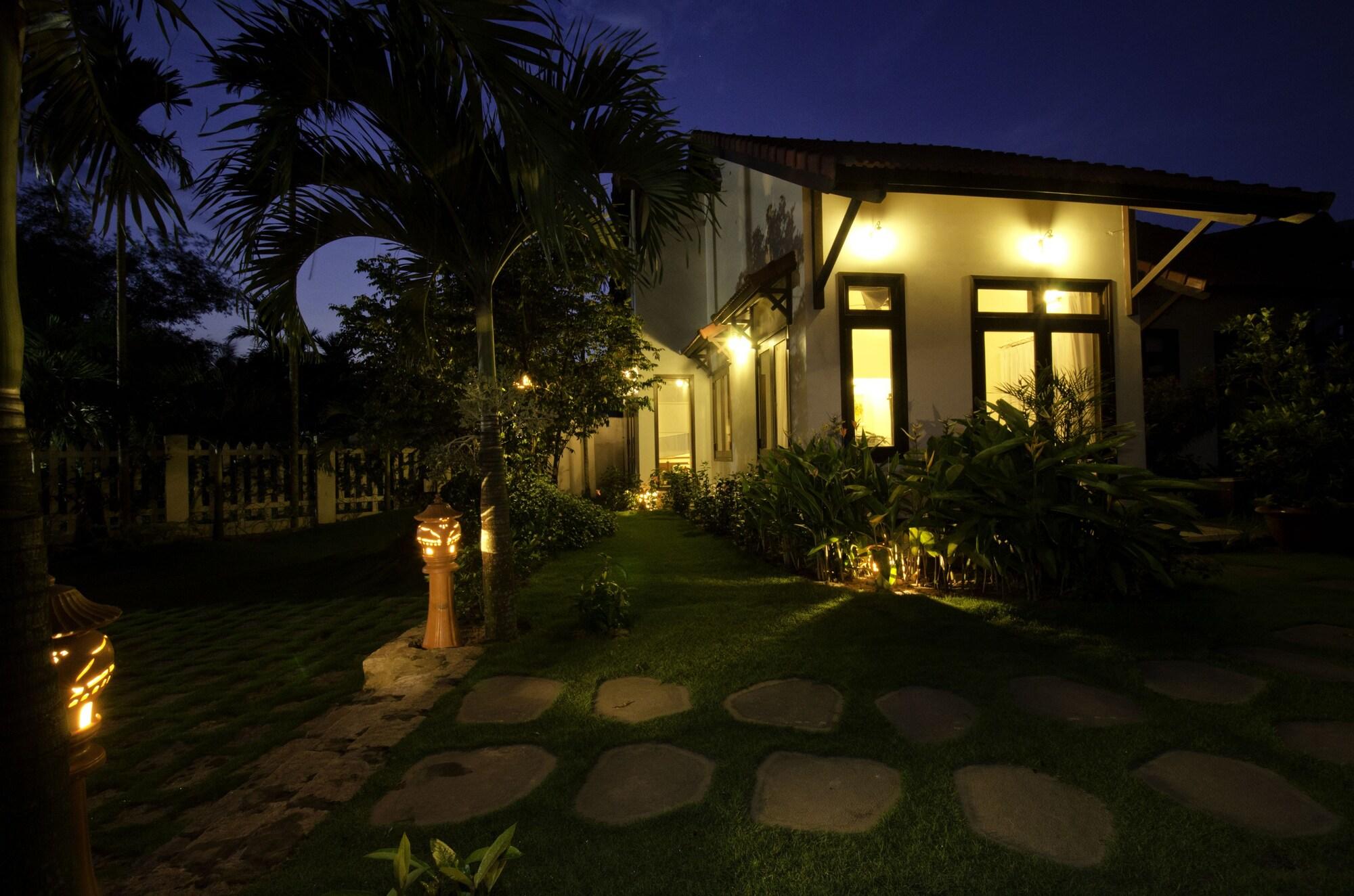 Van Lan Riviera Villas Хойан Экстерьер фото