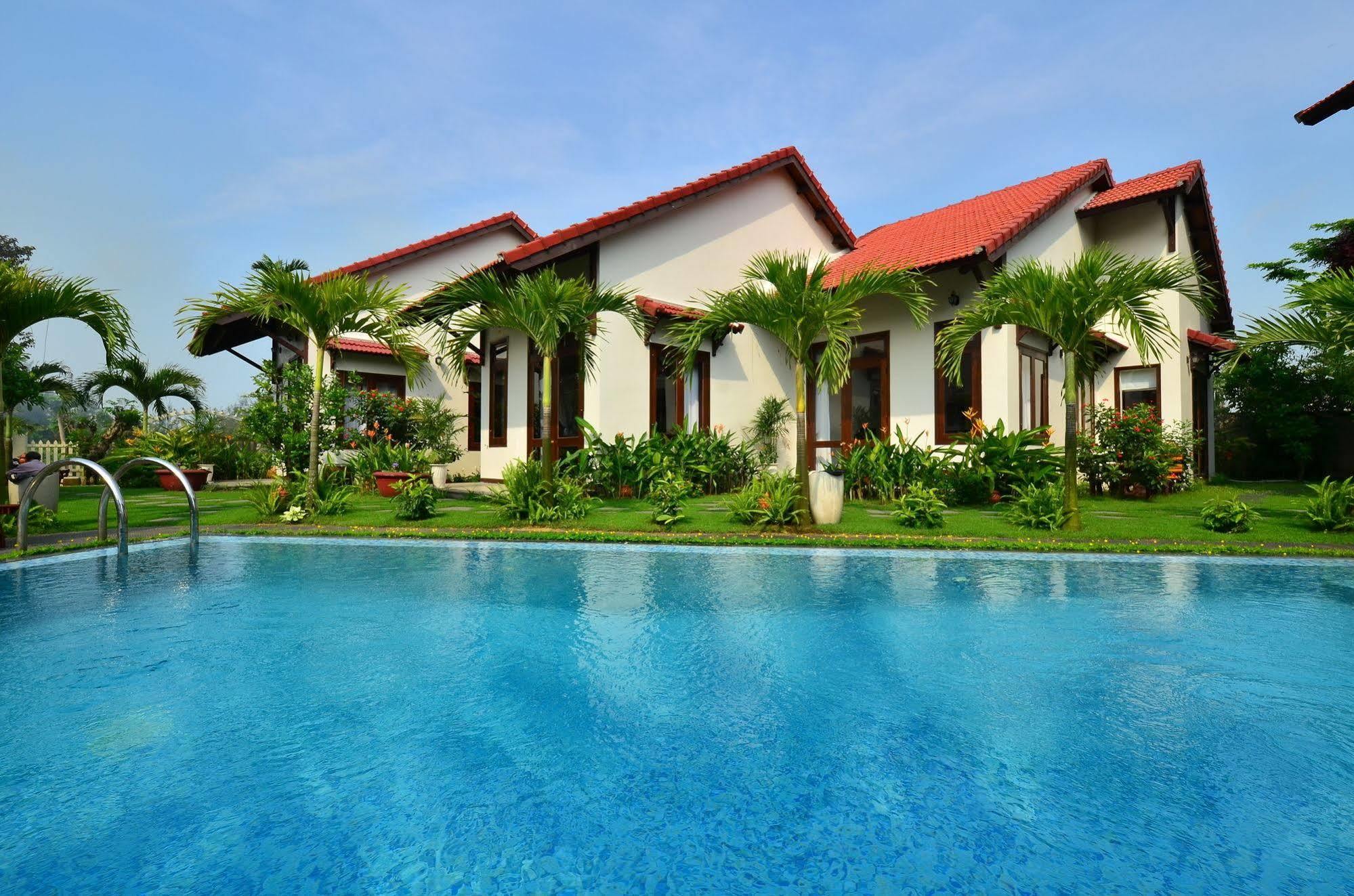Van Lan Riviera Villas Хойан Экстерьер фото